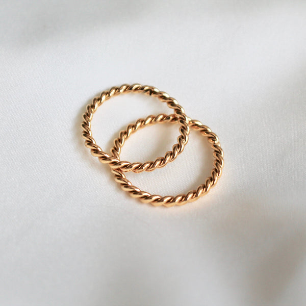 Tiny twisted ring