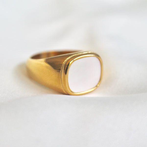 Mother of pearl chunky ring