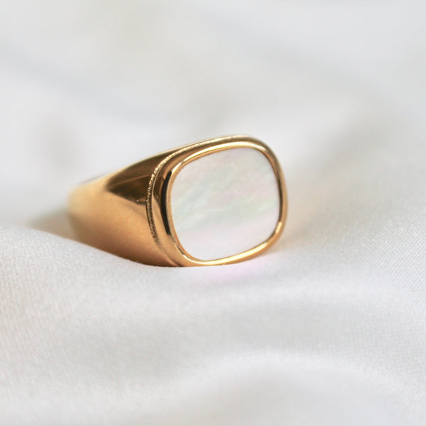 Mother of pearl chunky ring