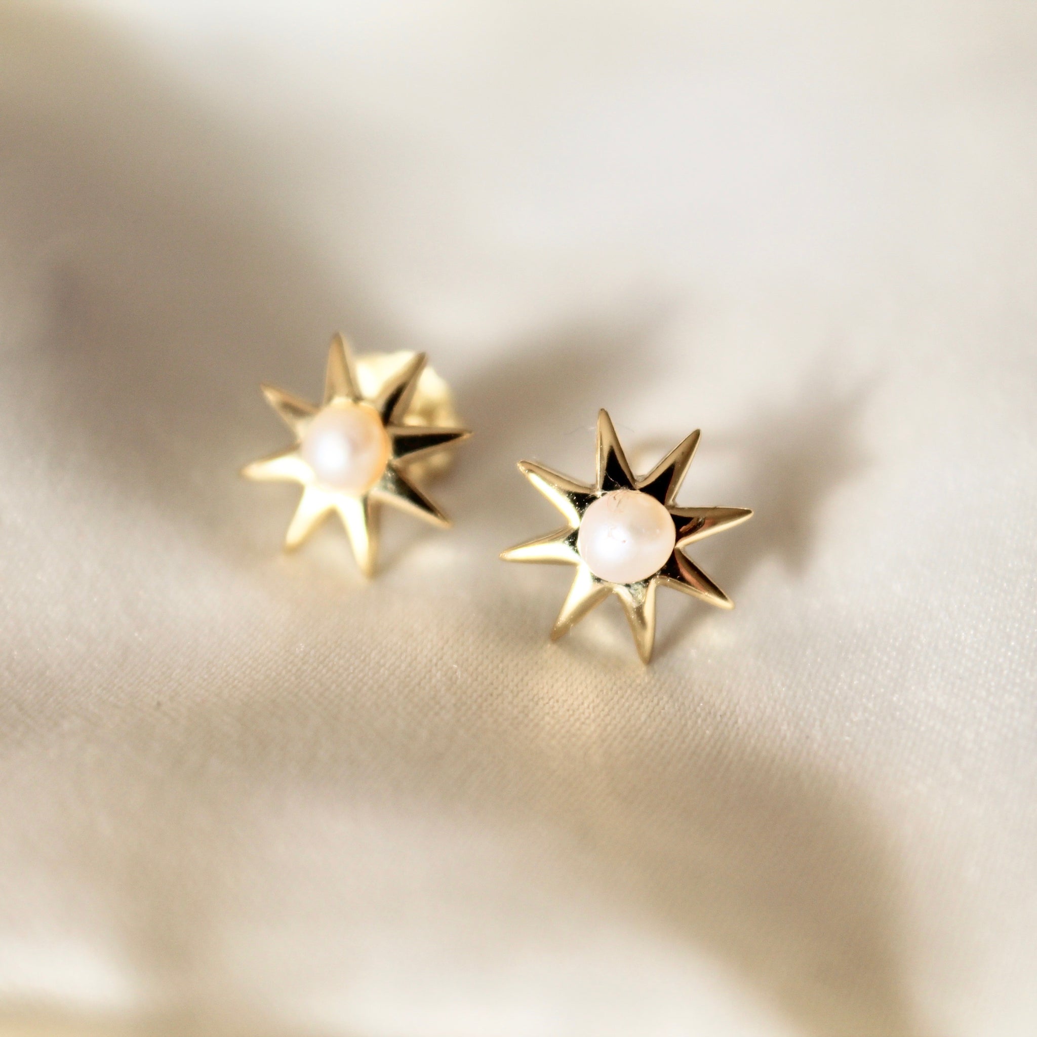 Pearl star studs earrings