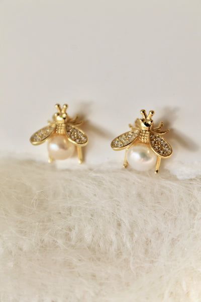 Bumble bee pearl studs earrings