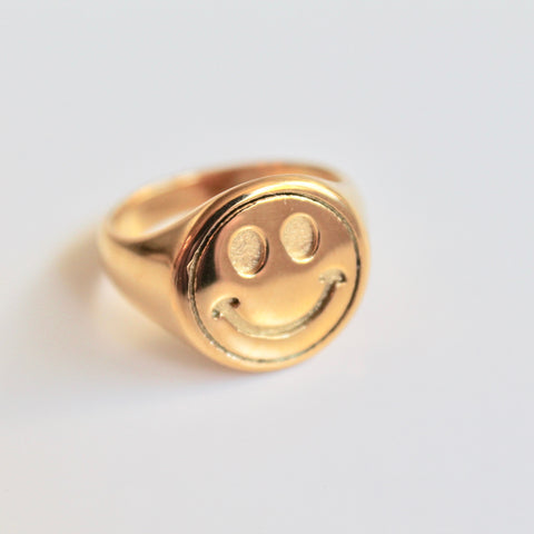 Smiley face signet ring