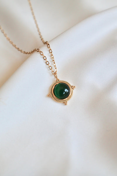 Green stone pendant necklace