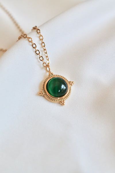 Green stone pendant necklace