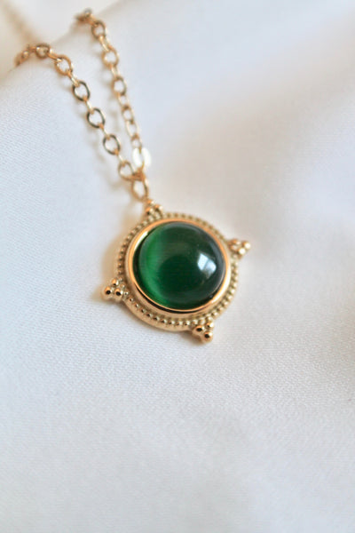 Green stone pendant necklace