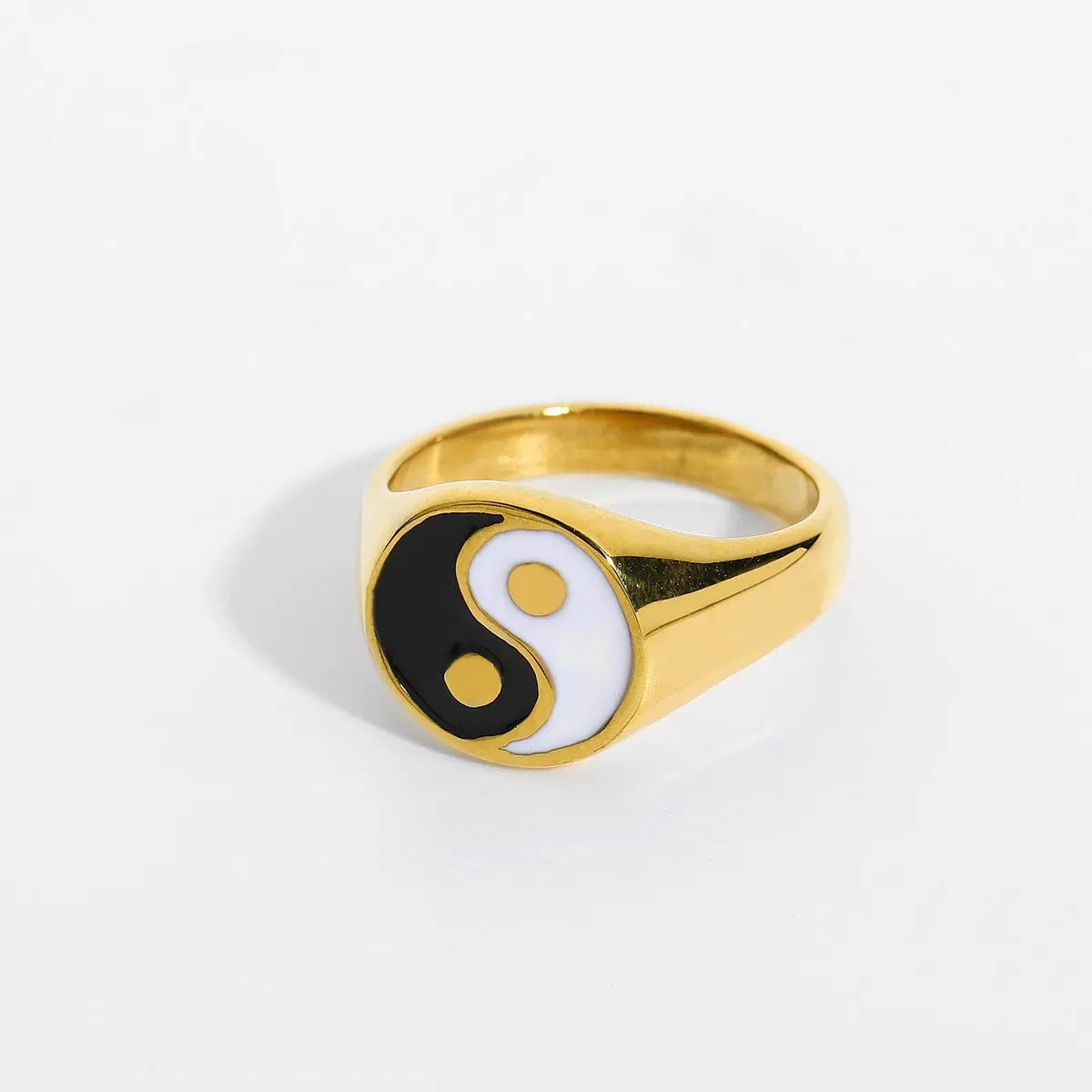 Yin yang ring